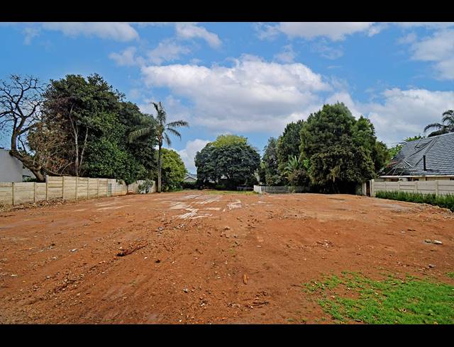 1,828M² VACANT LAND FOR SALE IN GLENHAZEL